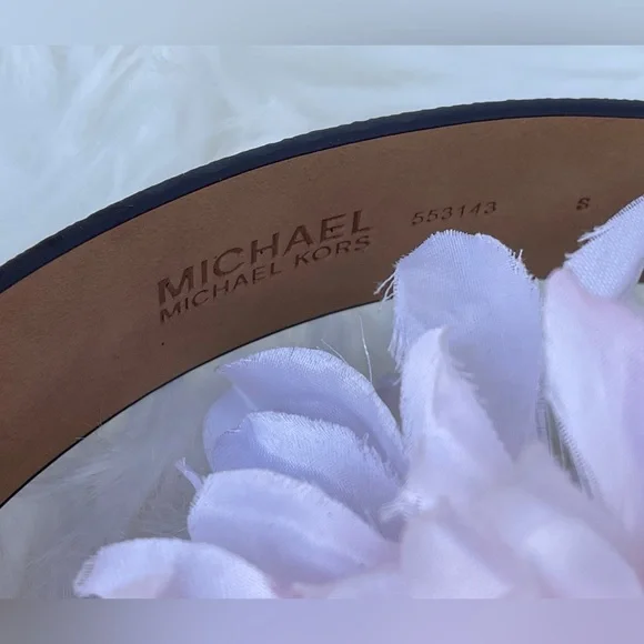 Michael Kors Women's Vanilla Faux Leather Belt - Picture 8 of 16